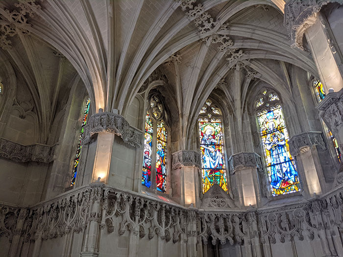 Interieur-Chapelle-Saint-Hubert-au-chateau-dAmboise_2-3