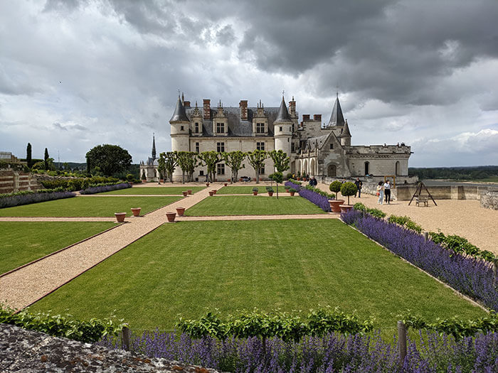 Vue depuis le Jardin du château d'Amboise