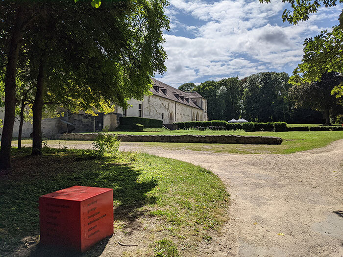 Voyages-Deci-Dela-Jardin-de-l'Abbaye-de-Maubuisson