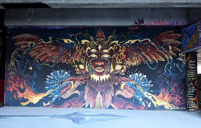 Voyages-Deci-Dela-Spot-13-Paris-graffiti-street-art-esprit-crane-flammes