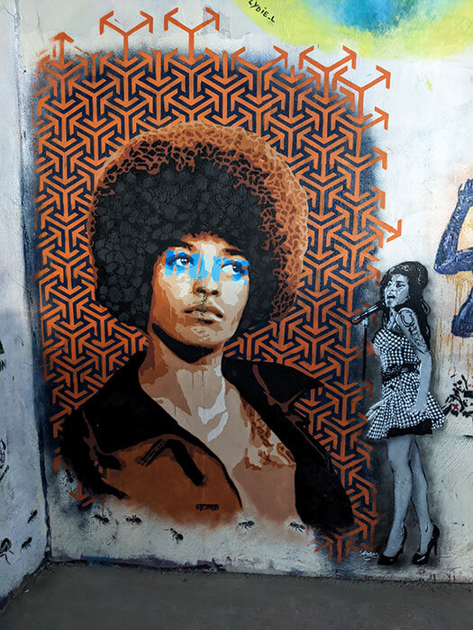 Voyages-Deci-Dela-Spot-13-Paris-graffiti-street-art-woman