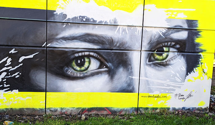 Voyages-Deci-Dela-Spot-13-graffiti-street-art-Paris-regard