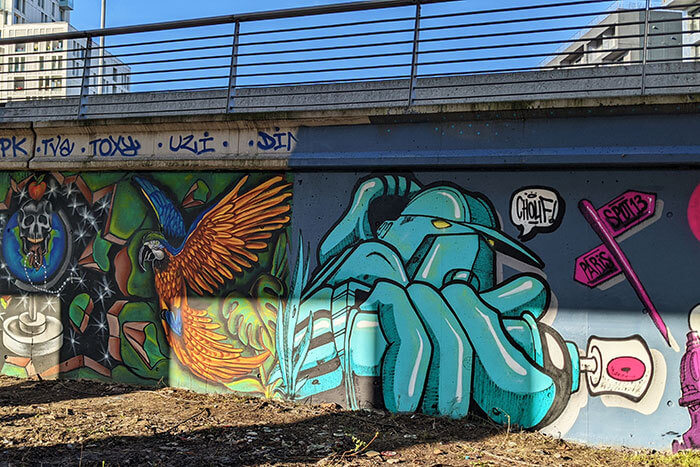 Voyages-Deci-Dela-Spot-13-graffiti-street-art-robot-graffeur