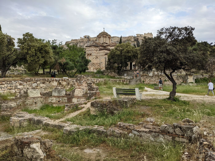 Voyage-Deci-Dela-Église-des-Saints-Apôtres-(Holy-Church-of-the-Holy-Apostles-of-Solakisa-à-Athenes-2