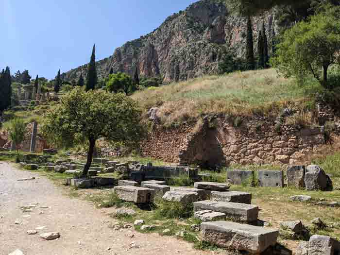 Voyages-Deci-Dela-Arrivee-sur-le-site-archéologique-de-Delphe-Grece