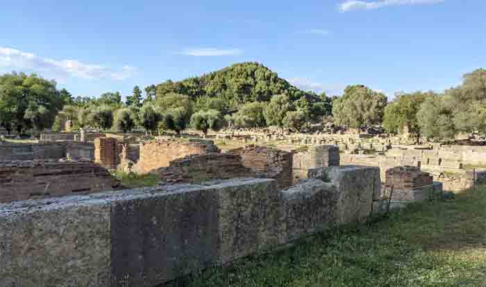 Voyage-Deci-Dela-Le-Leonidaion-6-à-Olympie-en-Grece