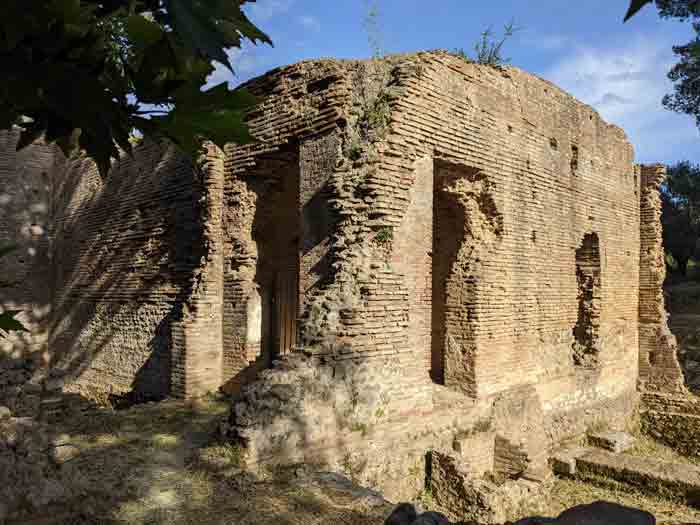 Voyage-Deci-Dela-Maison-de-Néron-Octogone-4-Olympie-Grece.jpg