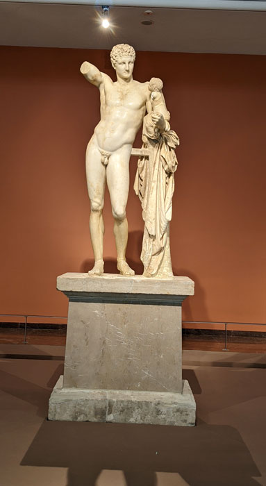 Voyages-Deci-Statue-d'Hermes-musée-archéologique-d'Olympie-antique-Grece