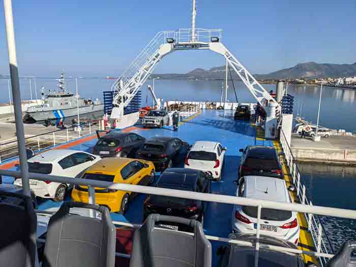 Grèce - Carnet de route dans la région du péloponnèse en 15 jours Voyages-Deci-Dela-Ferry-en-direction-de-Cythe%CC%80re-kythira-Grece