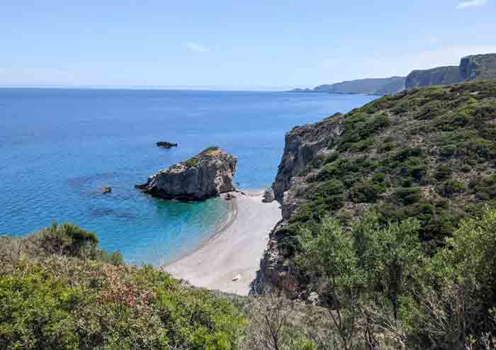 Grèce - Carnet de route dans la région du péloponnèse en 15 jours Voyages-Deci-Dela-Plage-de-Kaladi-4-lieu-naissance-Aphrodite-Ile-de-Cythere-kithira