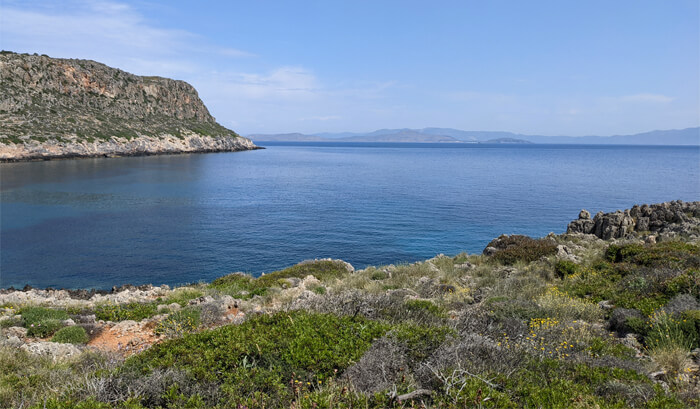 Voyages-Deci-Dela-Sentier-randonnée-depuis-la-plage-de-platia-Ammos-jusqu'au-phare-Moudari-7-l'Ile-de-Cythere-kithira