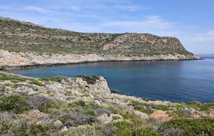 Voyages-Deci-Dela-Sentier-randonnée-depuis-la-plage-de-platia-Ammos-jusqu'au-phare-Moudari-8-l'Ile-de-Cythere-kithira