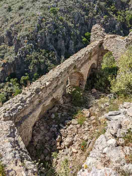 Voyages-Deci-Dela-paleochora-capitale-byzantine-de-l'ile-7-de-Cythère-kythira-Grece