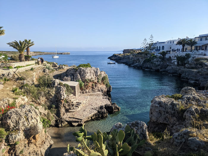 Voyages-Deci-Dela-petite-balade-en-ville-a-Alvemonas-2-Cythere-kithira