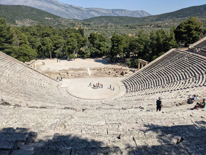 Voyages-Deci-Dela-Theatre-Antique-d'Epidaure-8-en-Grece