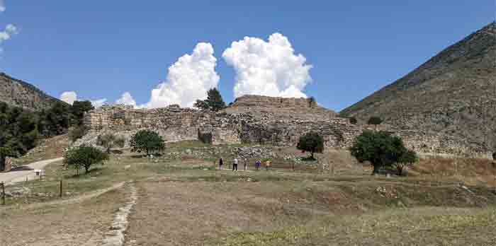 Voyages-Deci-Dela-arrivée-sur-le-site-de-Mycenes-en-Grece