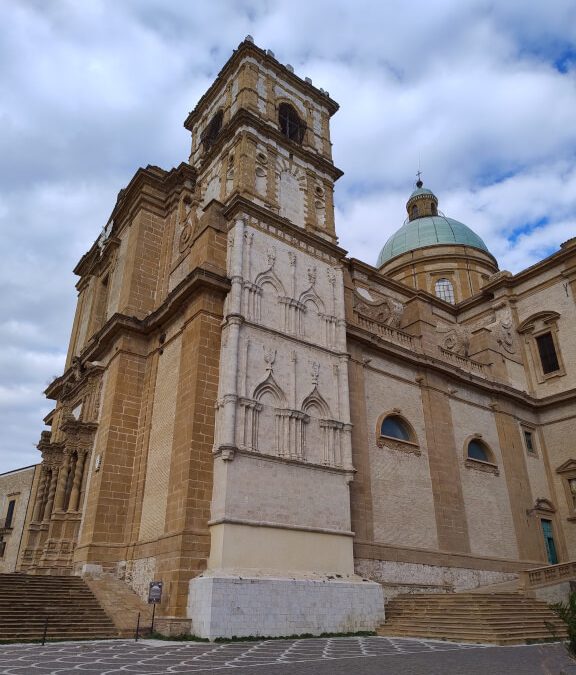 Découverte et visite du Duomo/ cathédrale de la Piazza Armerina (Sicile)