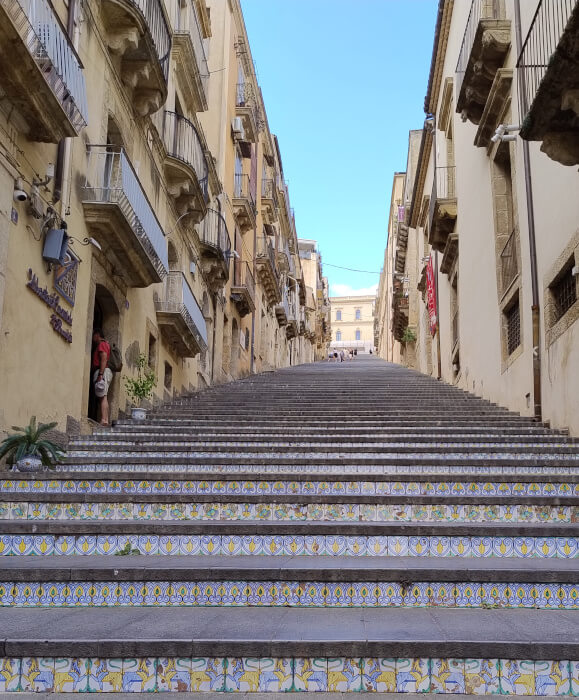 02-Voyages deci dela-Caltagirone-escalier des Santa maria del monte