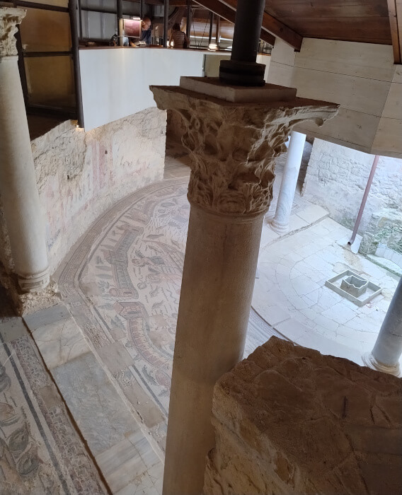 02-Voyages-deci-dela-villa-romaine-du-casale-antichambre-du-cubiculum