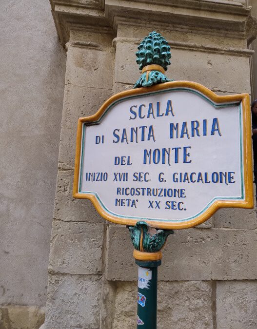 Les escalier de Santa maria del monte à Caltagirone en Sicile – Scala Santa Maria del monte