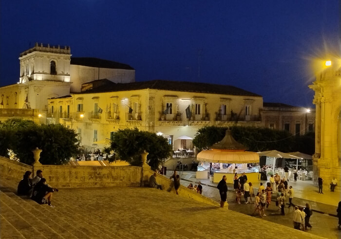 03-Voyages Deci Dela-rue et ruelles de Noto de nuit