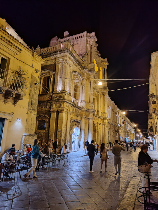 04-Voyages Deci Dela-rue et ruelles de Noto de nuit