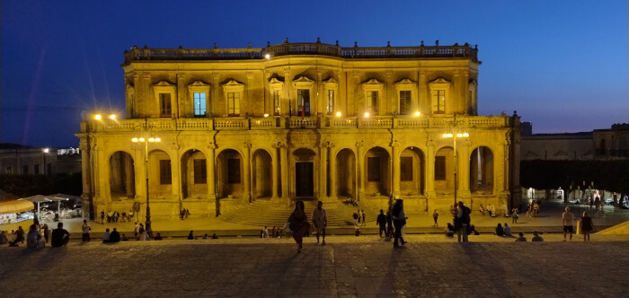 1Voyages Deci Dela-Palais Palazzo Ducezio-sicile